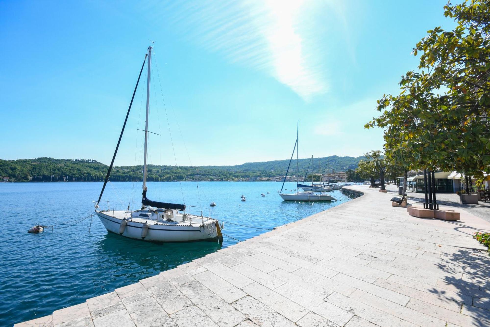 Appartement BELLAVISTA - Garda Leisure à Salò Extérieur photo